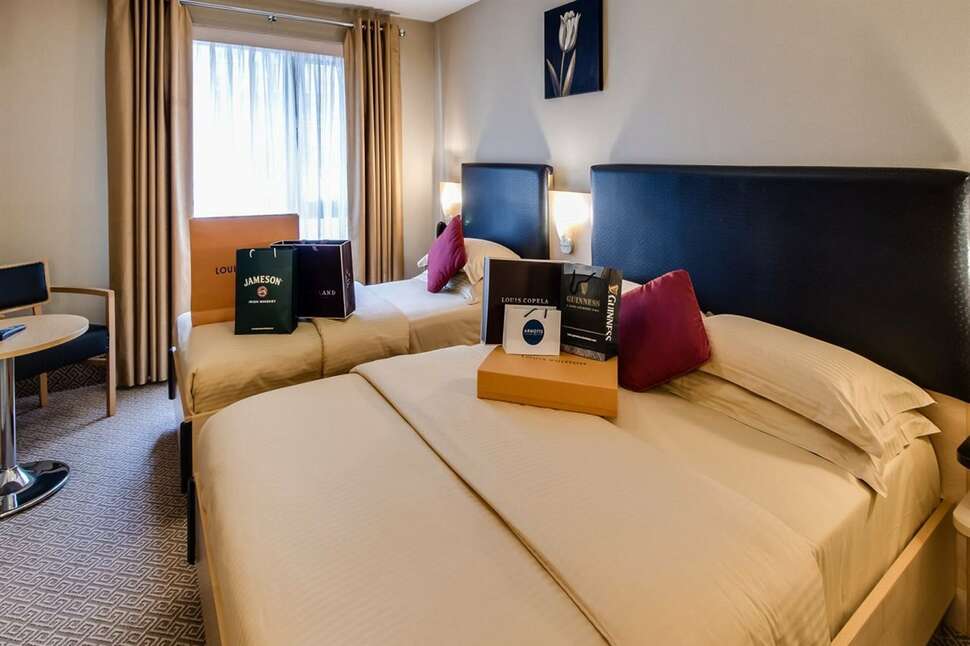 Een foto van The Academy Plaza Hotel