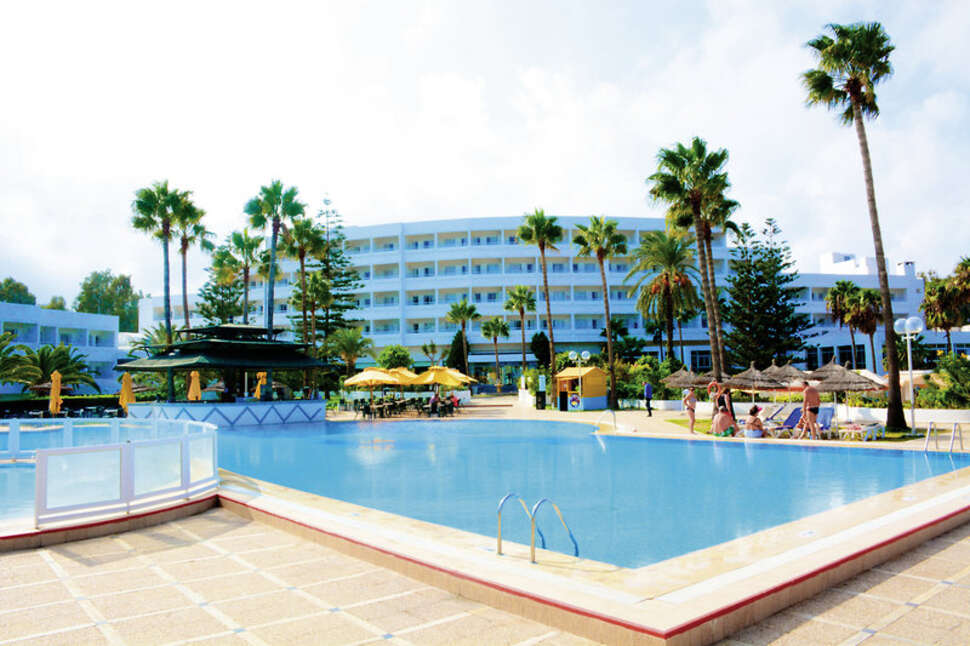 Een foto van het zwembad bij Hotel Club Tropicana & Spa