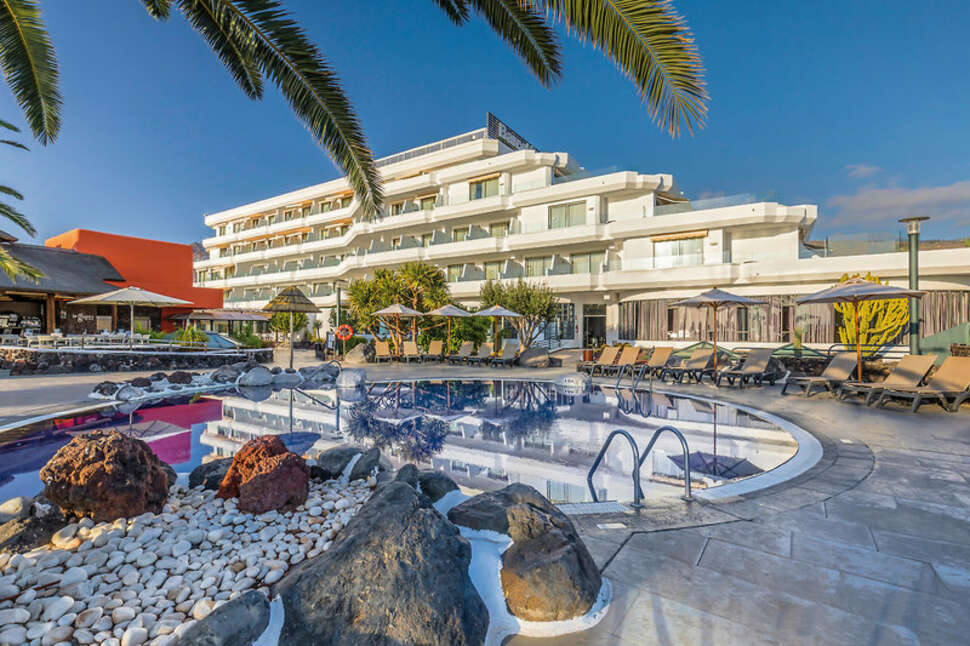 Ein Foto vom Pool im Barcelo Santiago
