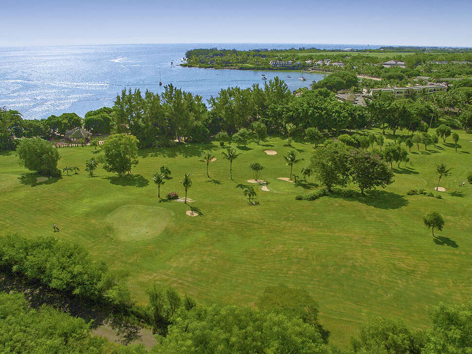 Een foto van het terras bij Maritim Resort & Spa Mauritius