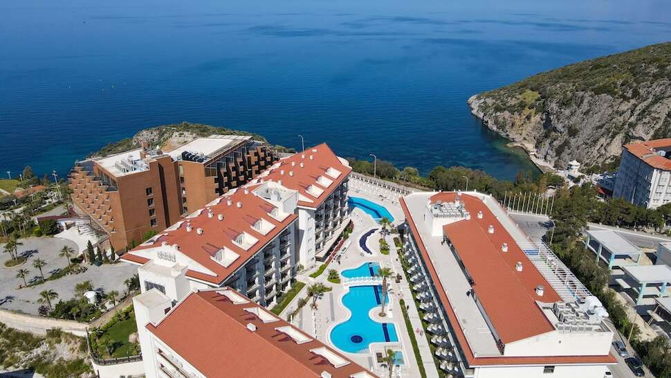 Een foto van Ramada Hotel & Suites by Wyndham Kusadasi