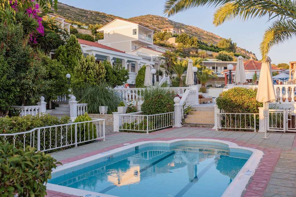 Een foto van het zwembad bij Samos Sun Hotel