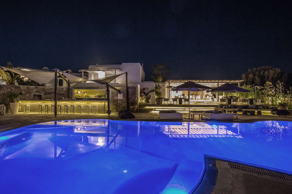 Ein Foto vom Pool im Ostraco Suites