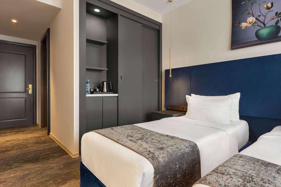 Een foto van Ramada by Wyndham Tbilisi Old City