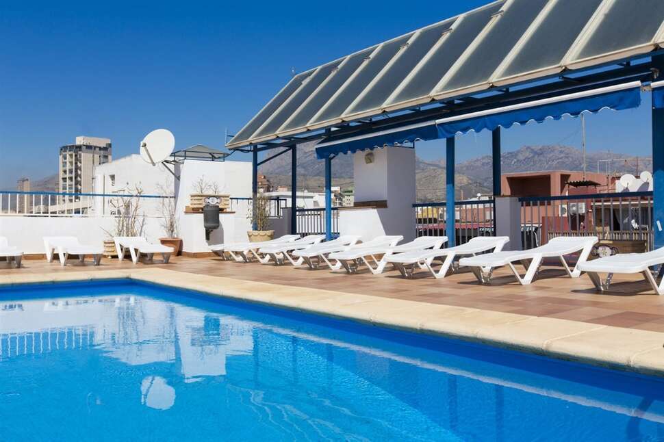 Ein Foto von einer Übersicht des Hotel Mareny Benidorm