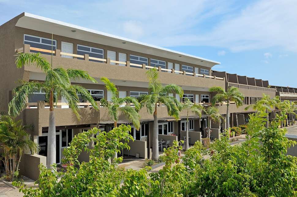 Een foto van de buitenkant van Eden Beach Resort
