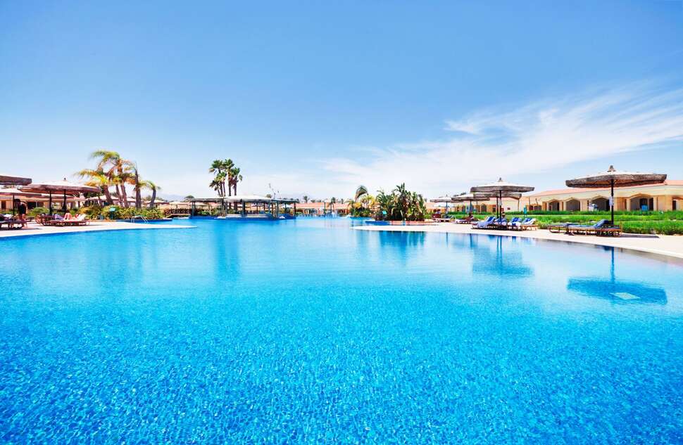 Een foto van het zwembad bij Pickalbatros Golf Beach Resort