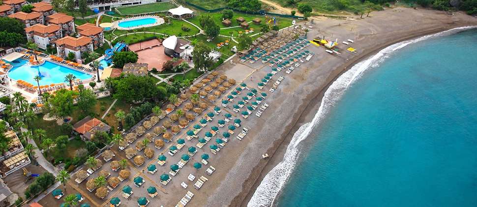Een foto van de buitenkant van Hotel Justiniano Deluxe Resort