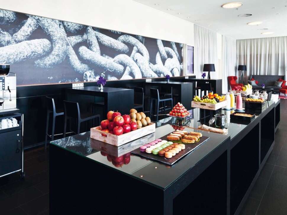 Ein Foto Mövenpick Hotel Amsterdam City Centre
