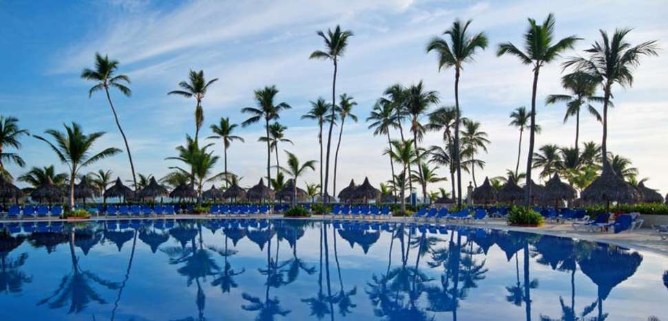Een foto van het zwembad bij Grand Bahia Principe Bavaro