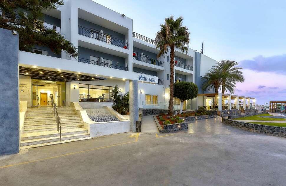 Een foto van de buitenkant van Hotel Astir Beach