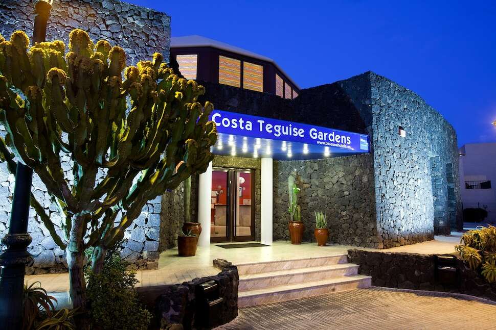Een foto van de buitenkant van Blue Sea Costa Teguise Gardens