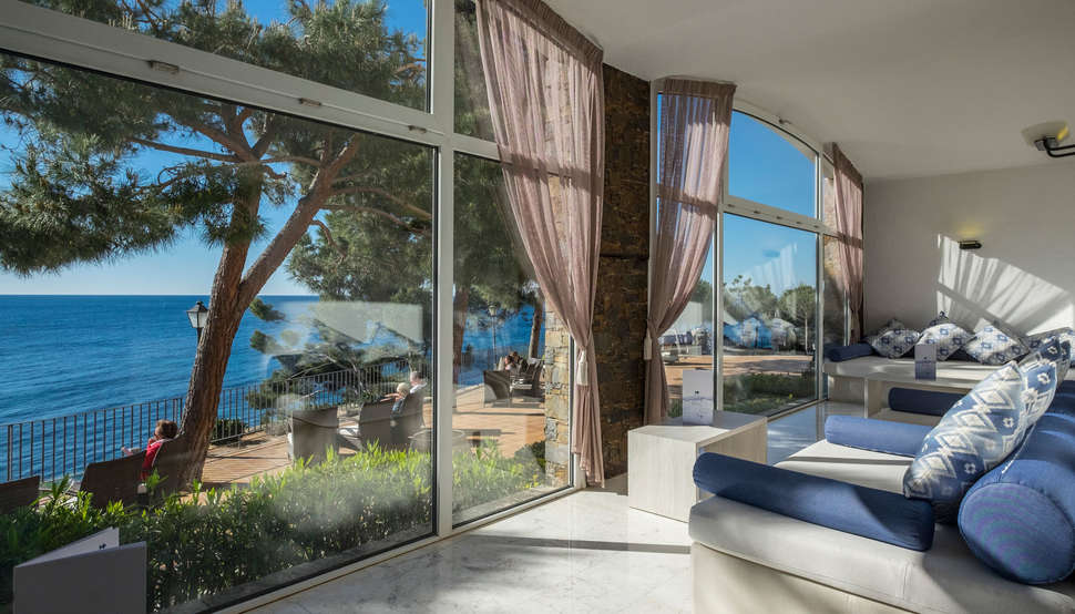 Ein Foto vom Innenbereich im Silken Park Hotel San Jorge