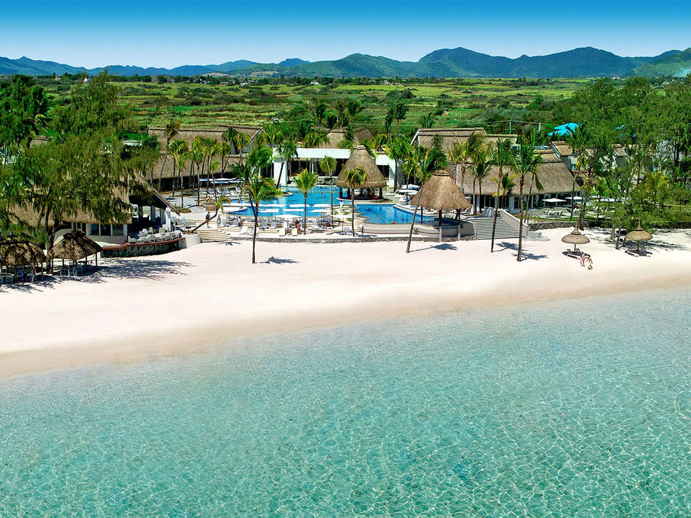 Een foto van de buitenkant van Ambre Resort & Spa
