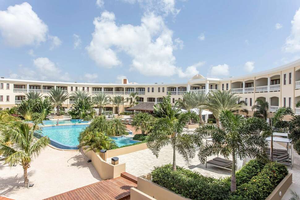 Een foto van het zwembad bij Acoya Curacao Resort Villas & Spa
