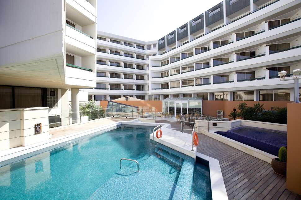 Ein Foto vom Pool im Aquila Porto Rethymnon