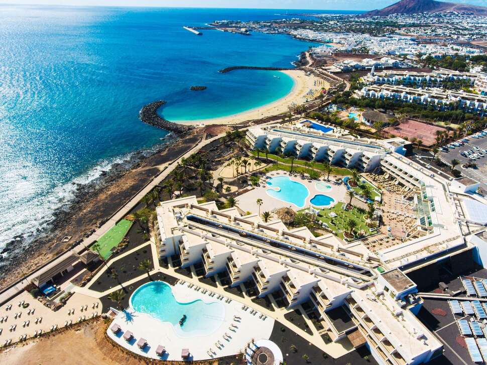 Een foto van een overzicht van Dreams Lanzarote Playa Dorada Resort & Spa