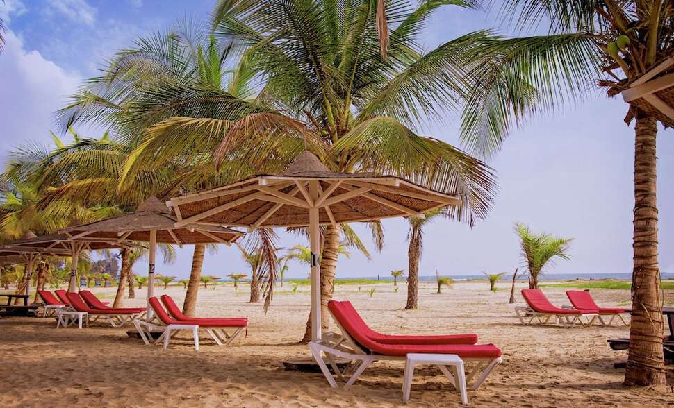 Een foto van het strand bij Ocean Bay Hotel