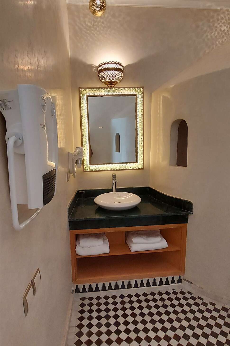 Ein Foto Riad Barroko