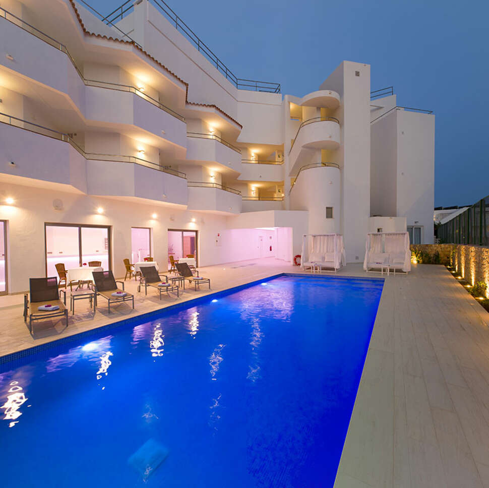 Een foto van My Way Luxury Ibiza Studios