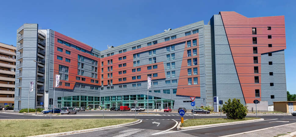 Een foto van de buitenkant van iH Hotels Roma Z3