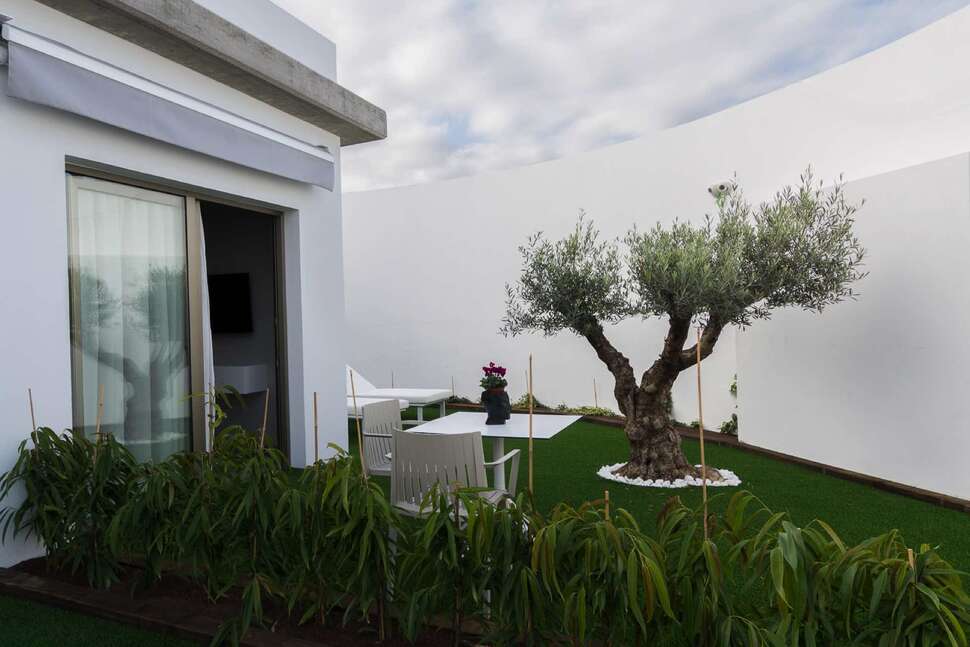Een foto van het terras bij Silvi Villas