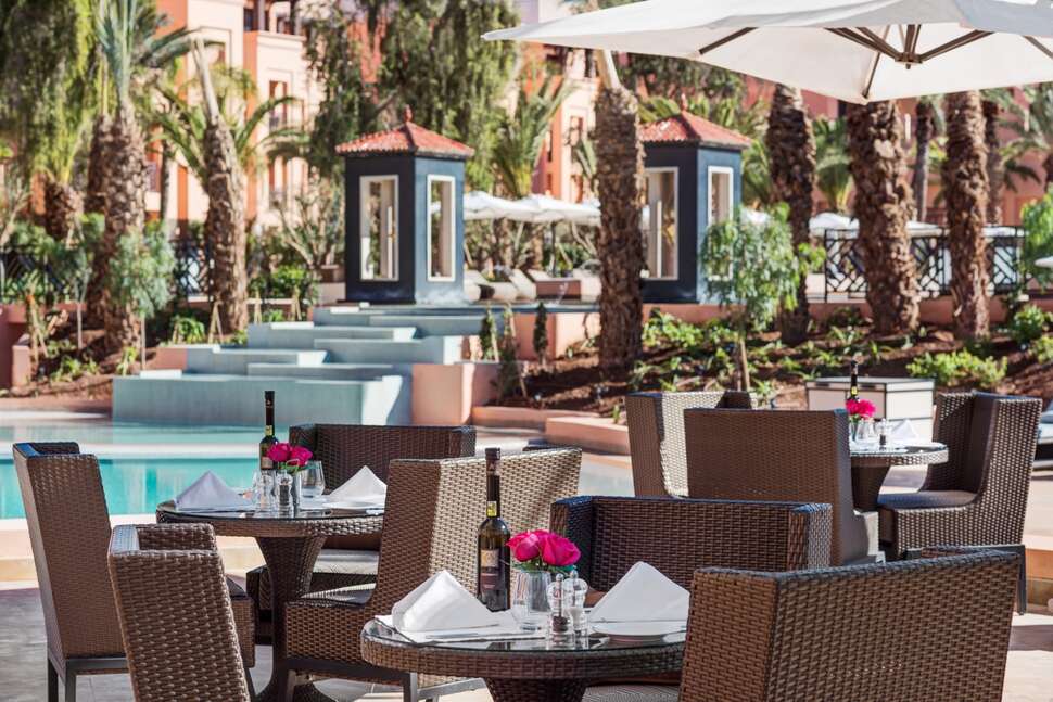 Een foto van het terras bij Mövenpick Hotel Mansour Eddahbi Marrakech