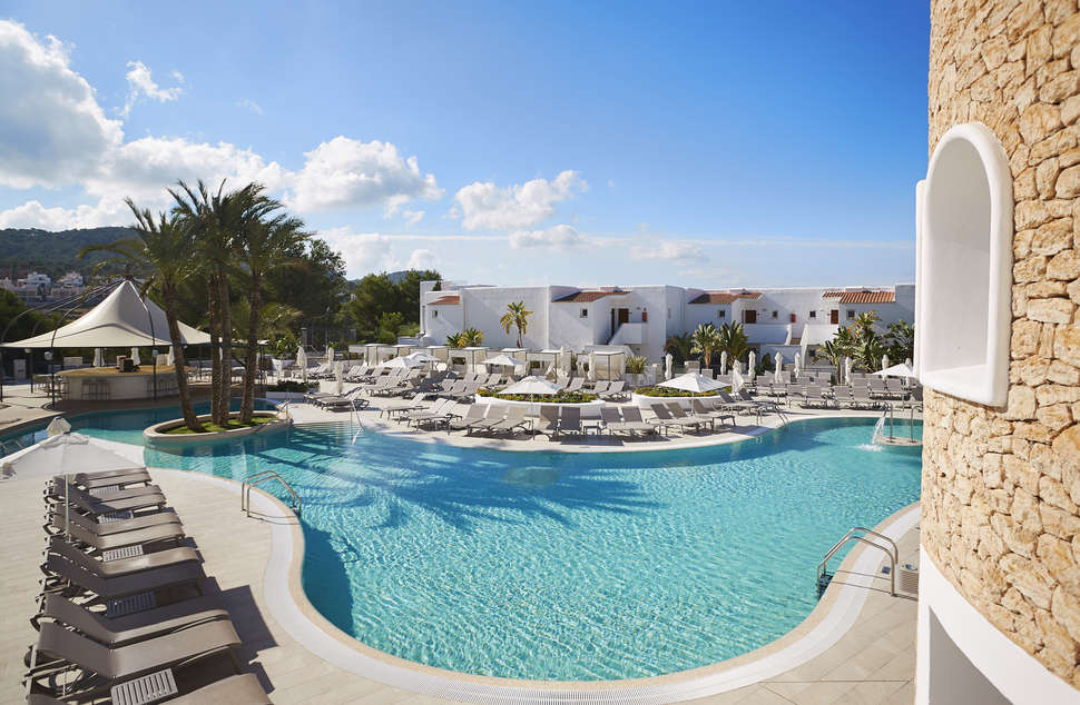 Een foto van het zwembad bij Insotel Tarida Beach Resort & Spa