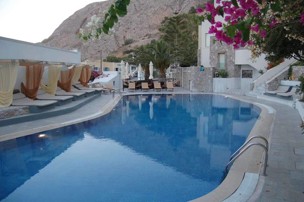 Een foto van het zwembad bij Antinea Suites & Spa