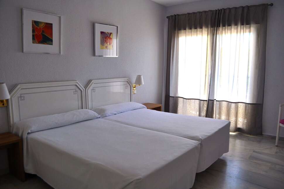 Een foto van First Flatotel International