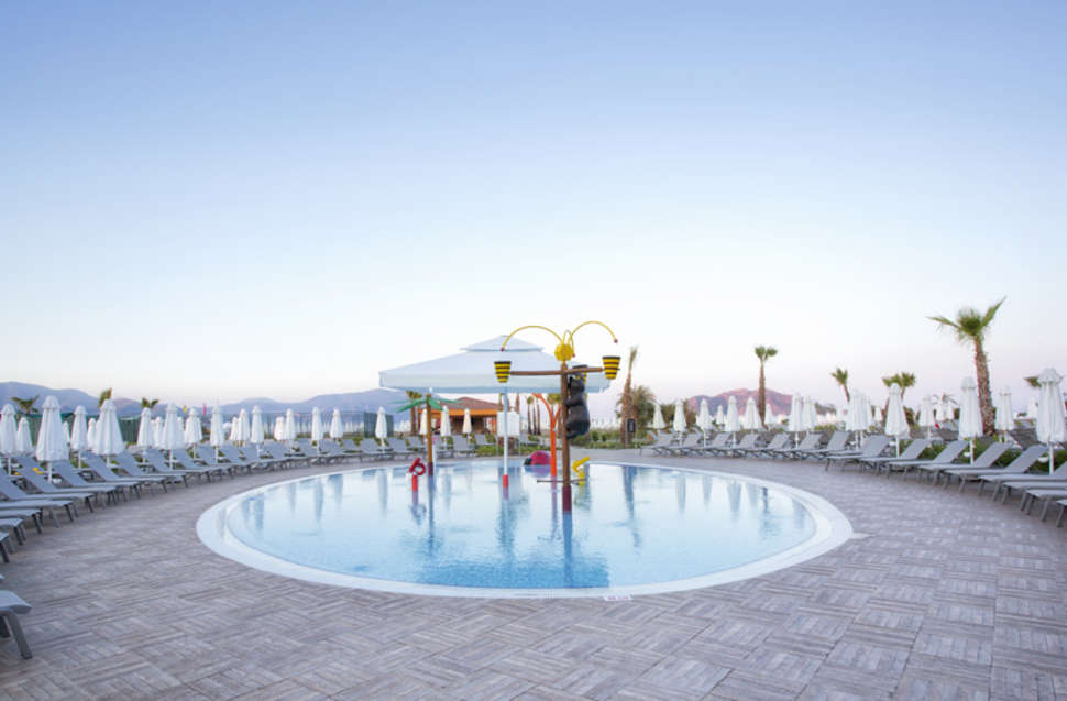Een foto van het zwembad bij Akra Fethiye Tui Blue Sensatori