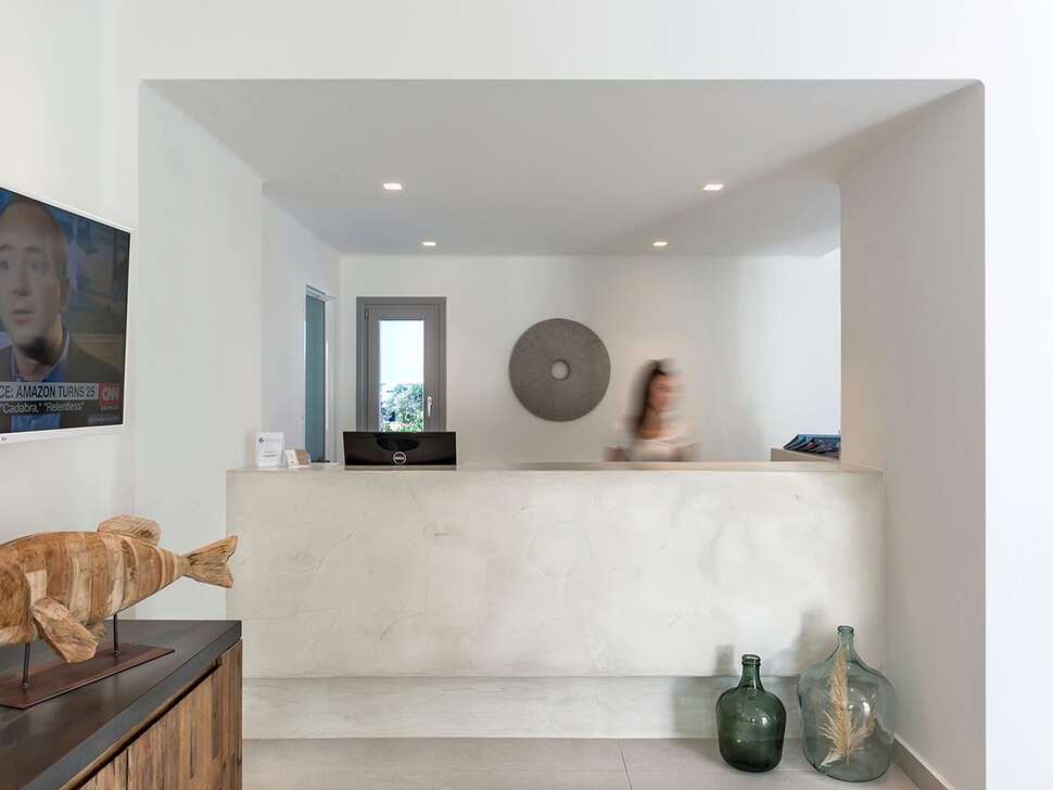 Een foto van het interieur van Strogili Hotel