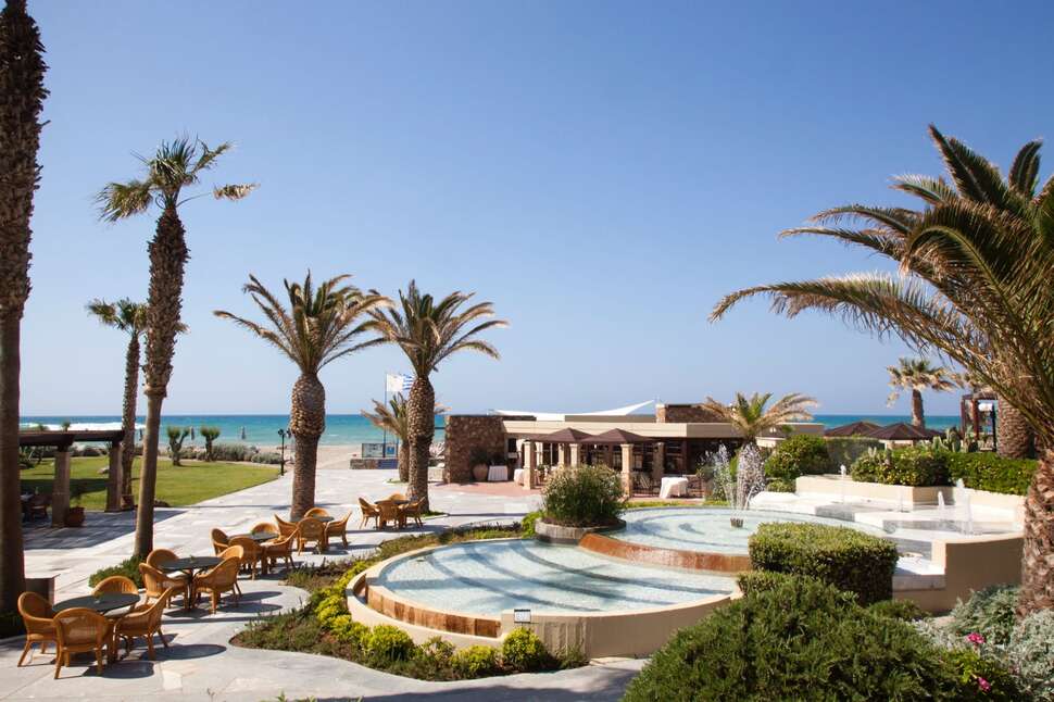 Een foto van het zwembad bij Aquila Rithymna Beach