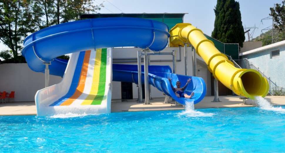 Een foto van het zwembad bij Blue Fish Hotel