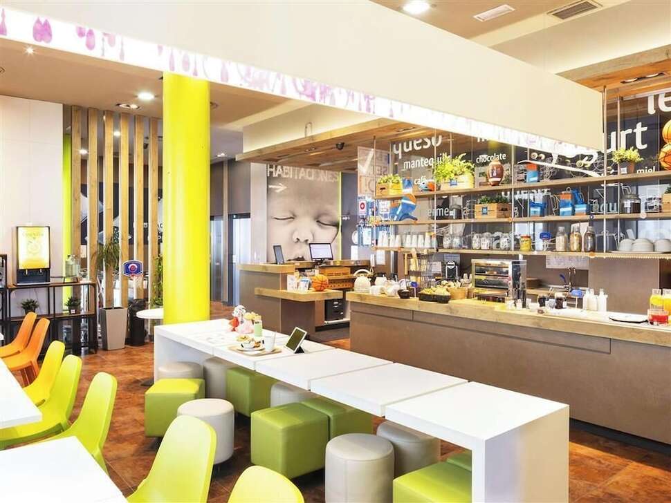 Een foto van Ibis Budget Sevilla Aeropuerto