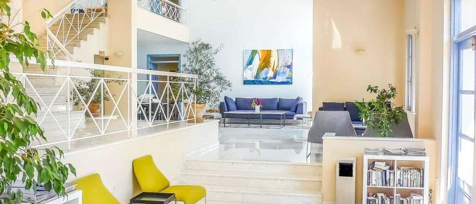 Een foto van het interieur van Armonia Bay Hotel