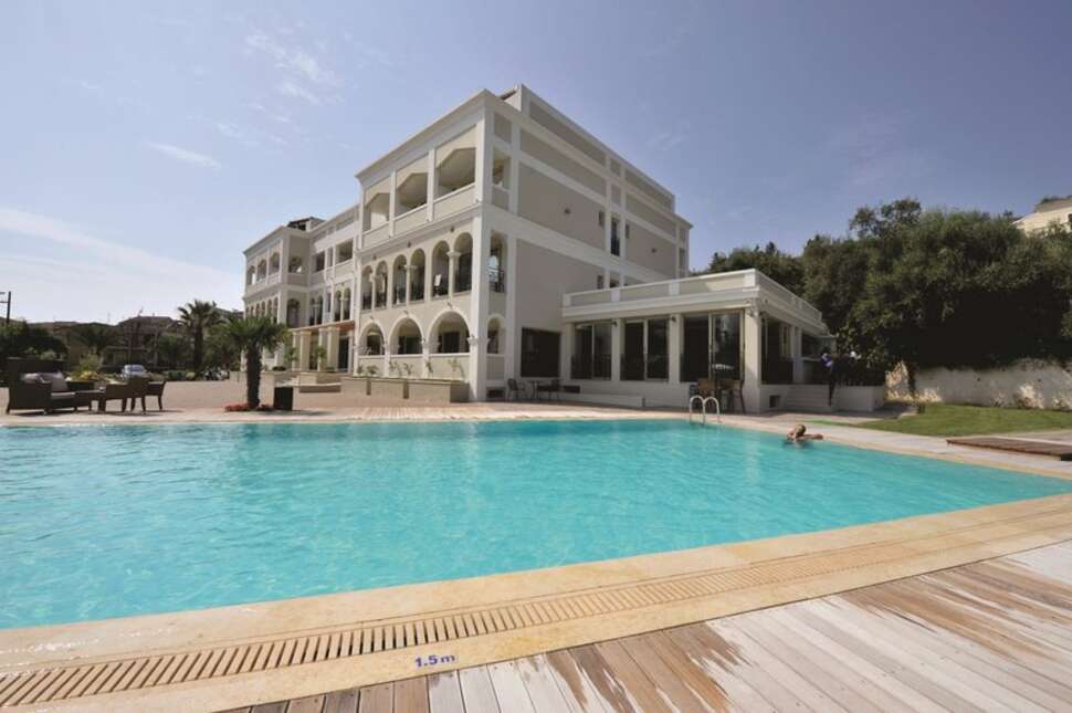 Een foto van het zwembad bij Corfu Mare Boutique Hotel