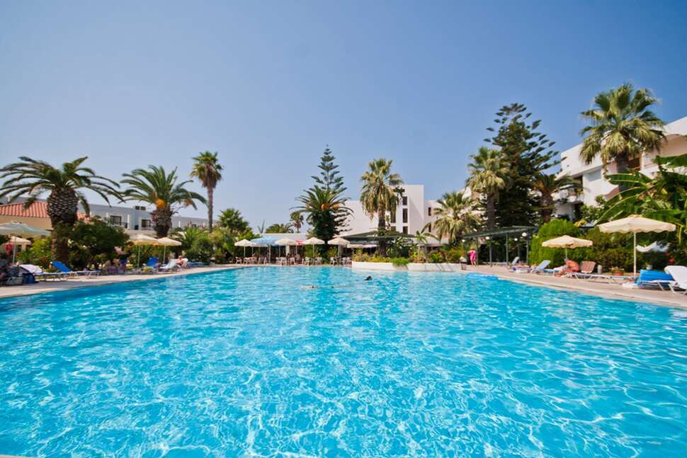 Een foto van het zwembad bij Tigaki Beach Hotel