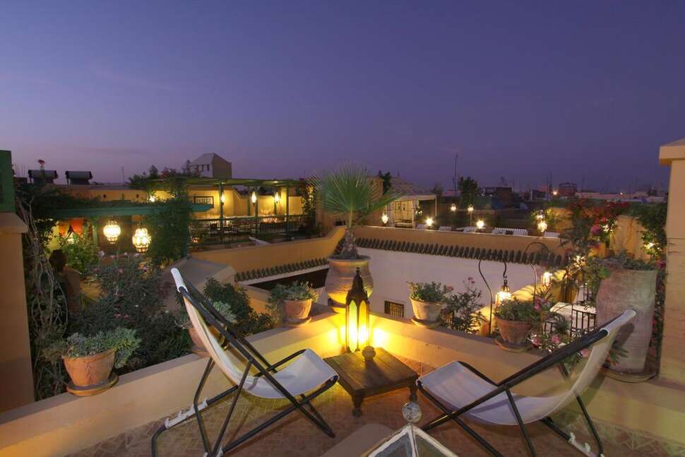 Een foto van het terras bij Riad Karmela