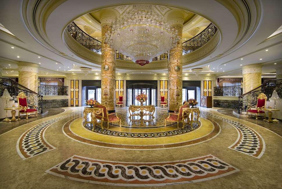 Ein Foto Royal Rose Abu Dhabi Curio Collection by Hilton