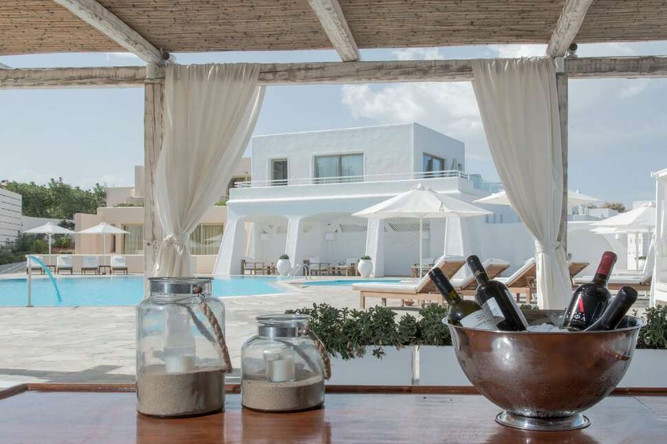 Een foto van het zwembad bij Knossos Beach Bungalows & Suites