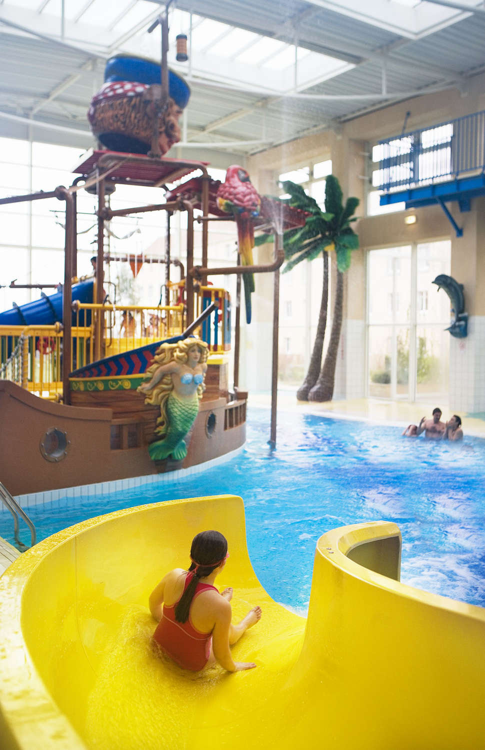 Ein Foto vom Pool im Explorers Hotel