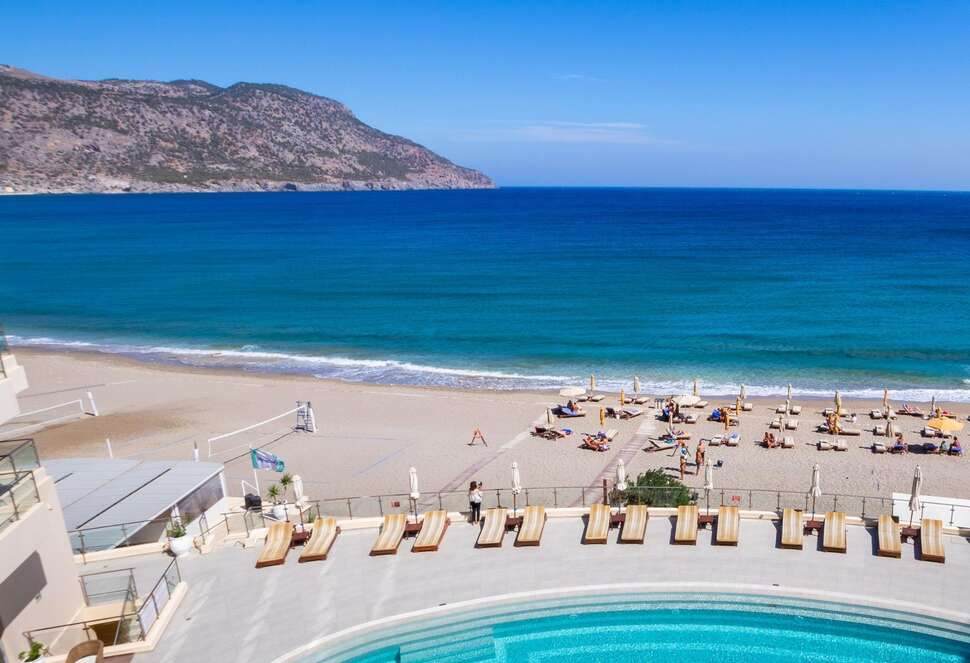 Een foto van het zwembad bij Konstantinos Palace