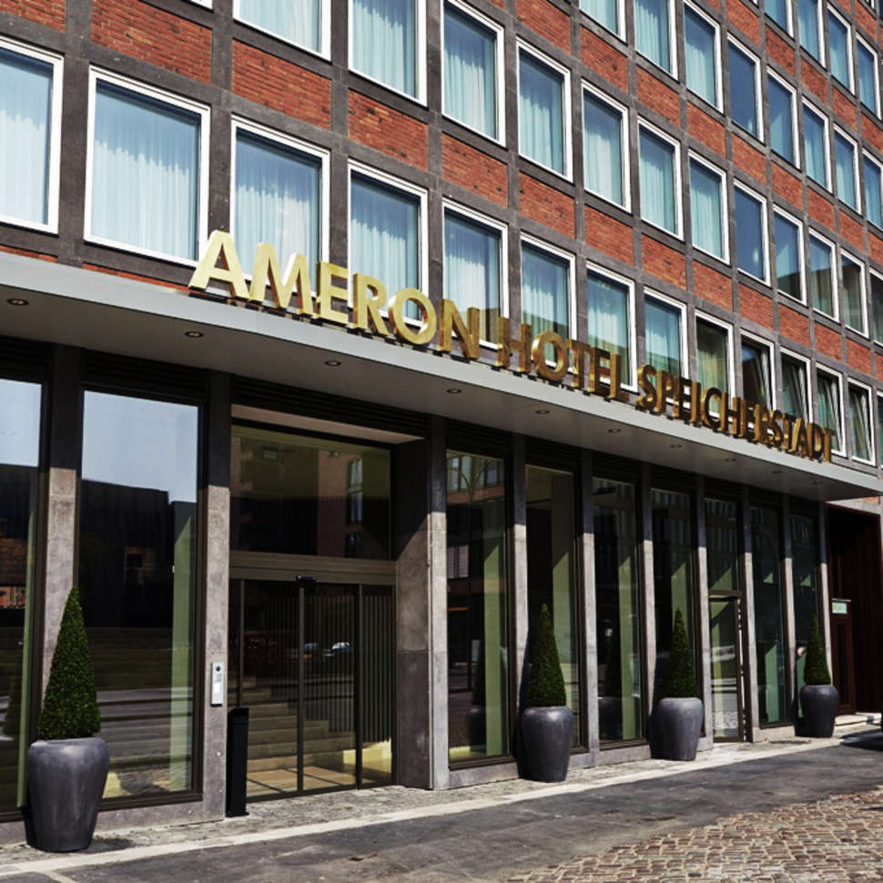 Een foto van de buitenkant van Ameron Hamburg Hotel Speicherstadt