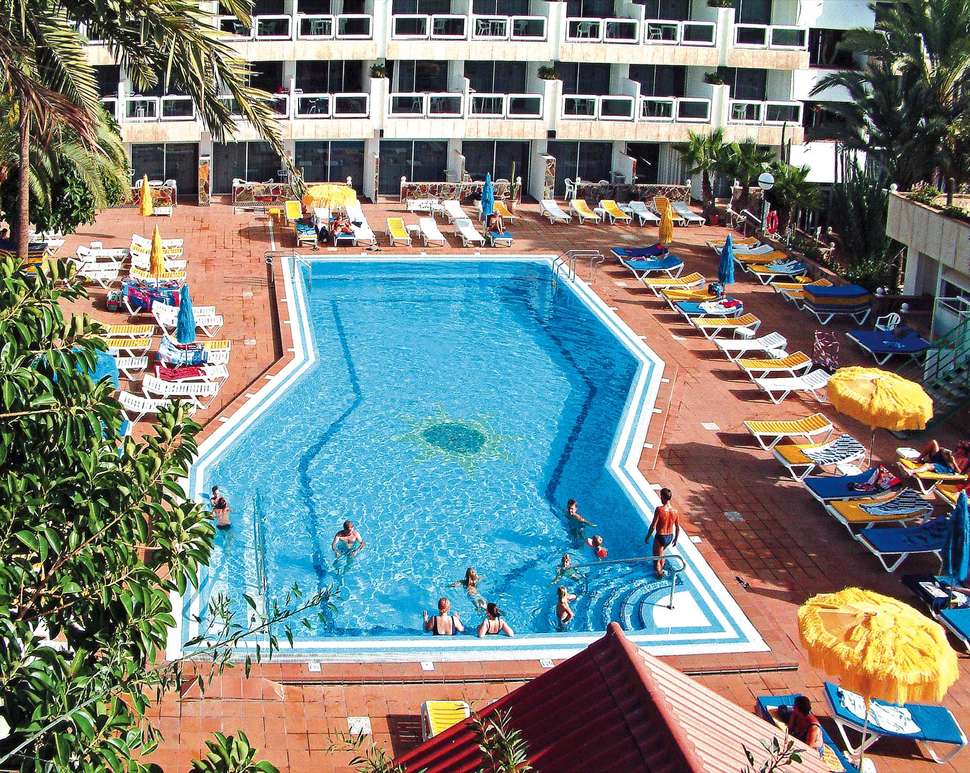 Een foto van het zwembad bij Aparthotel Europalace