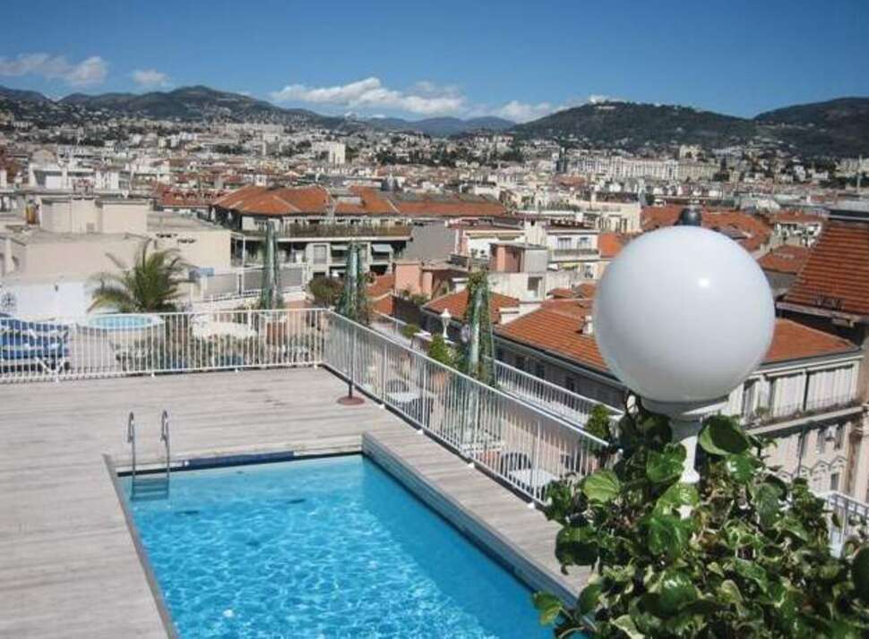 Ein Foto vom Pool im Splendid Hotel & Spa