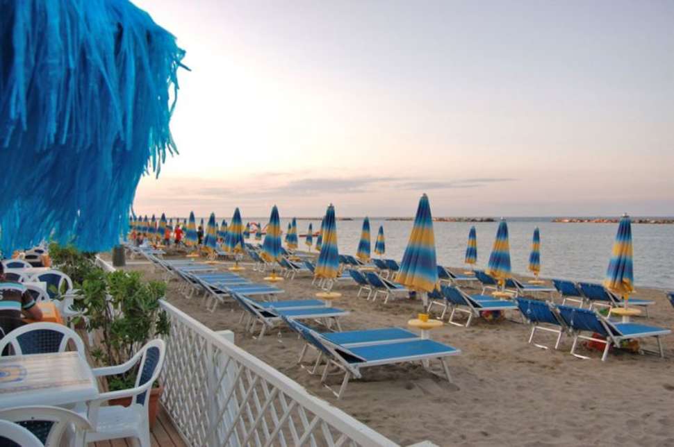 Ein Foto Club Bikini & Tropicana