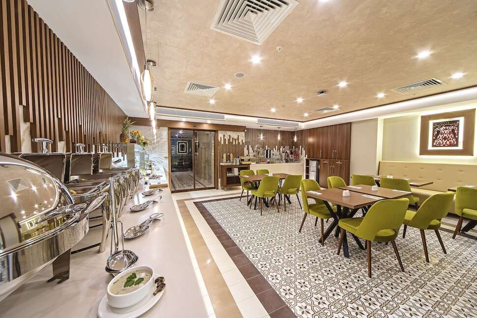 Een foto van de faciliteiten bij Mukarnas Taksim Hotel