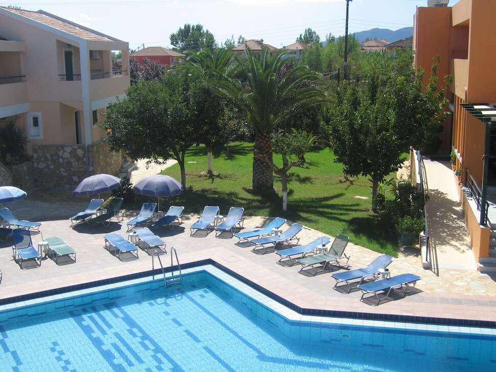Ein Foto vom Pool im Hotel Oscar
