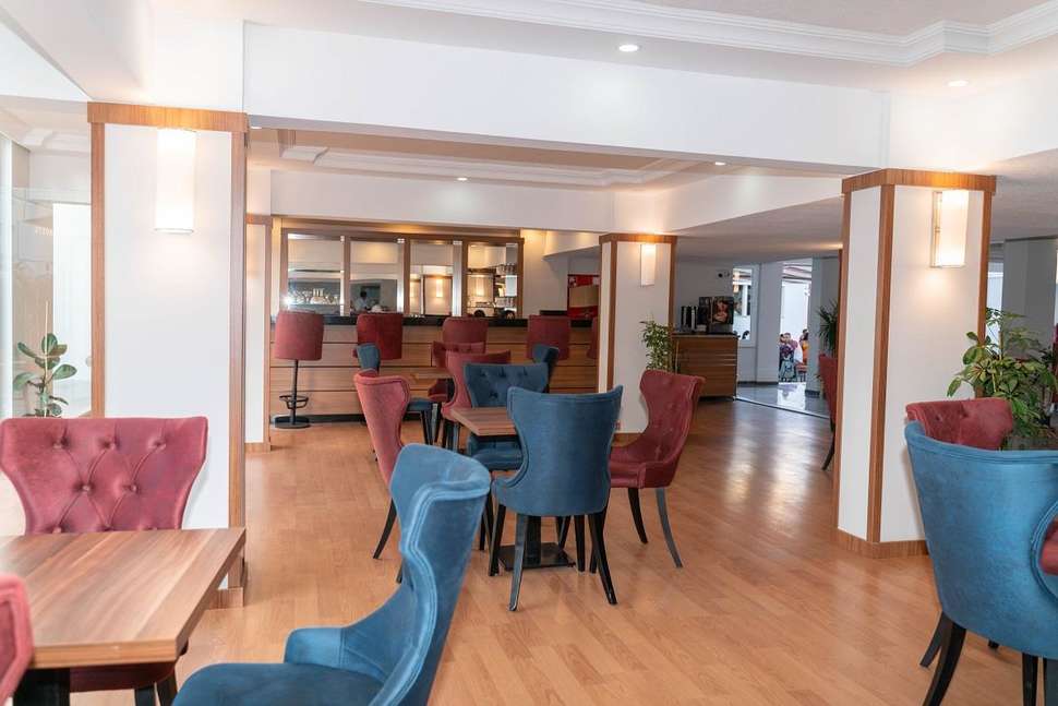Een foto van het interieur van Tryp by Wyndham Didim